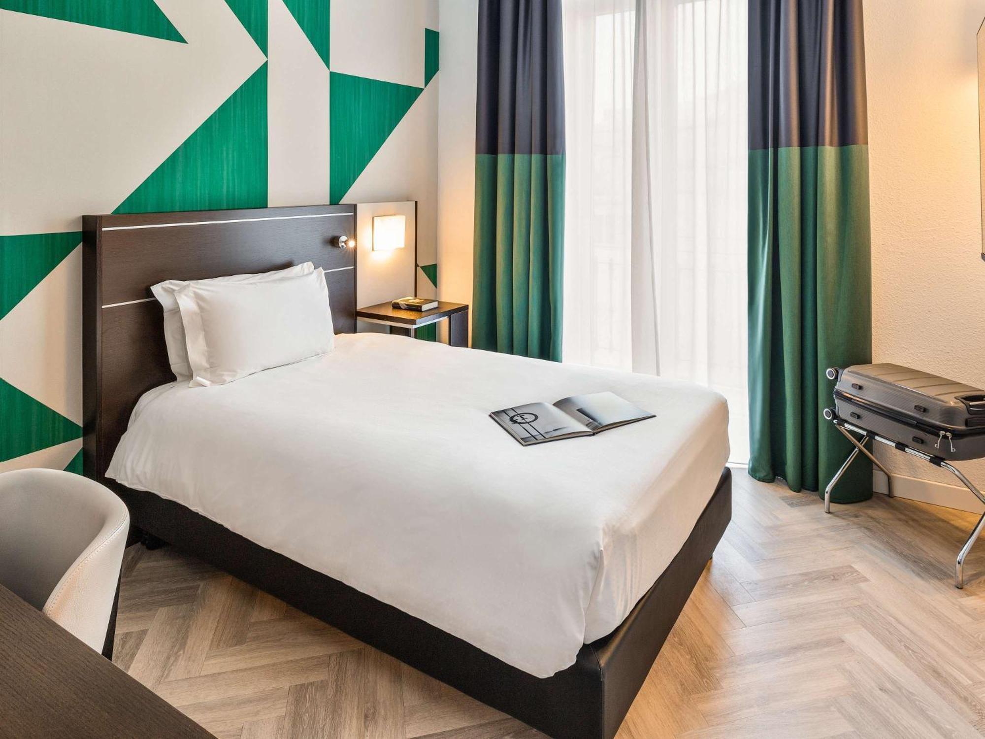 Mercure Napoli Centro Angioino Eksteriør billede