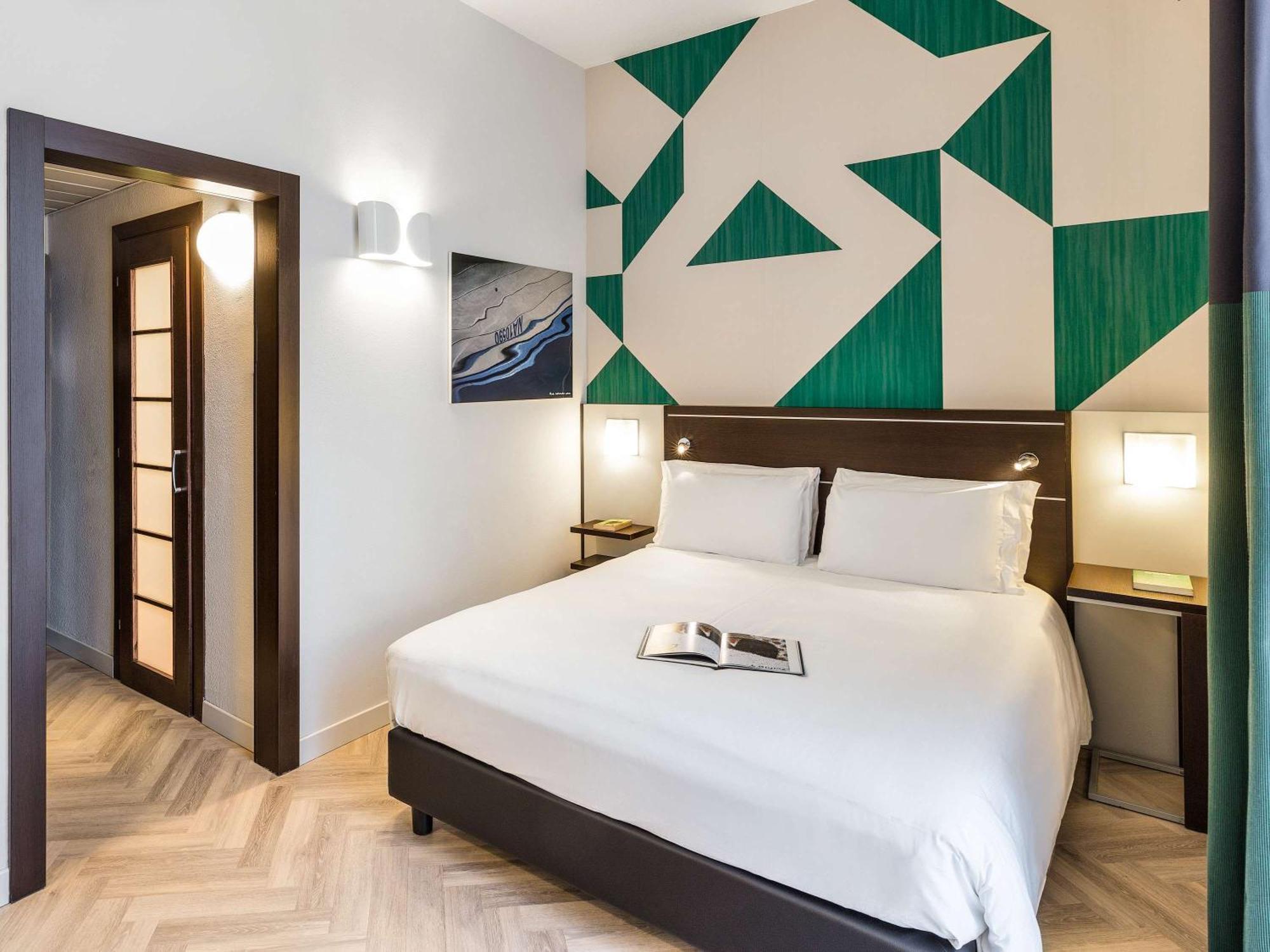 Mercure Napoli Centro Angioino Eksteriør billede