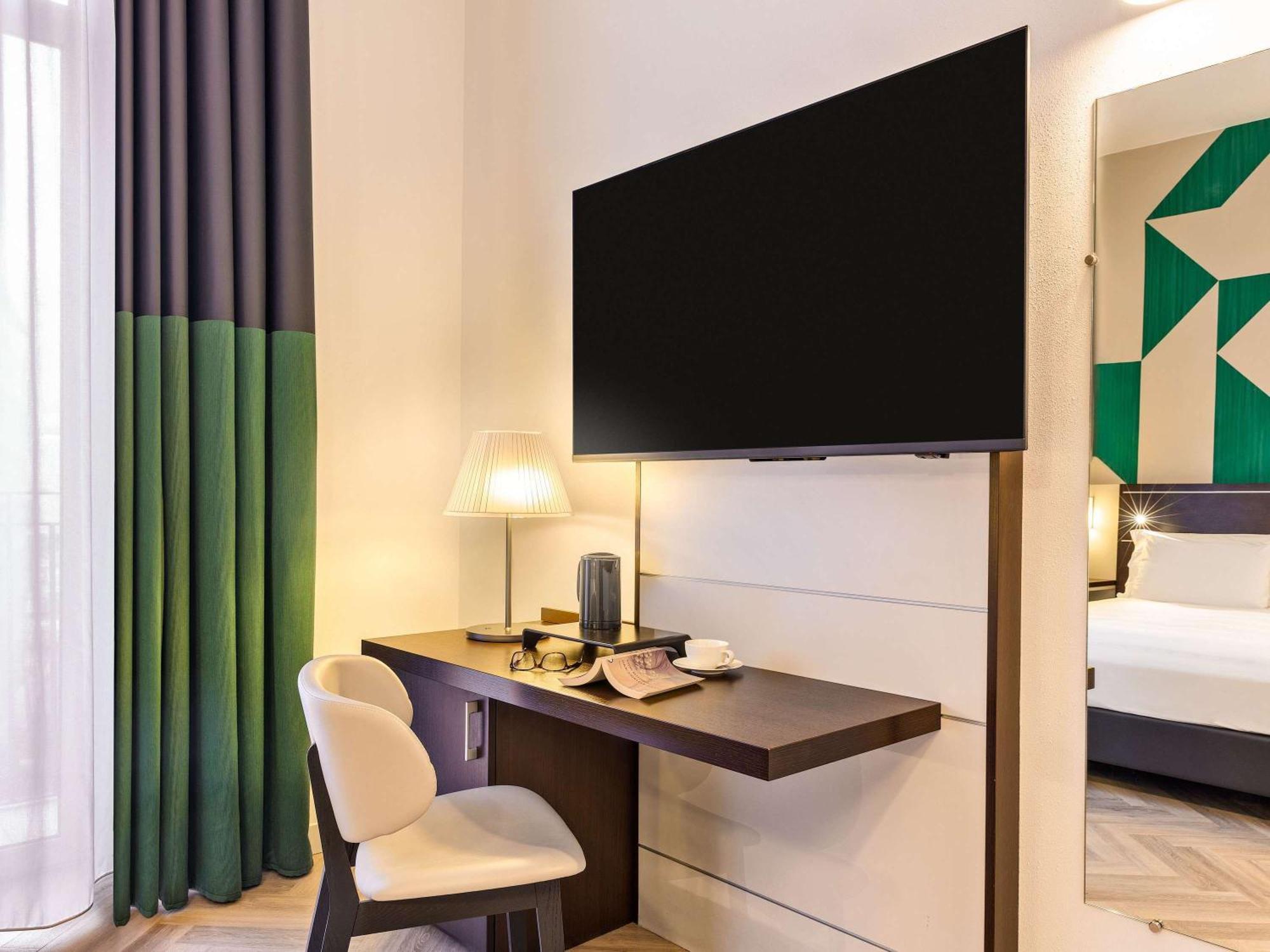 Mercure Napoli Centro Angioino Eksteriør billede