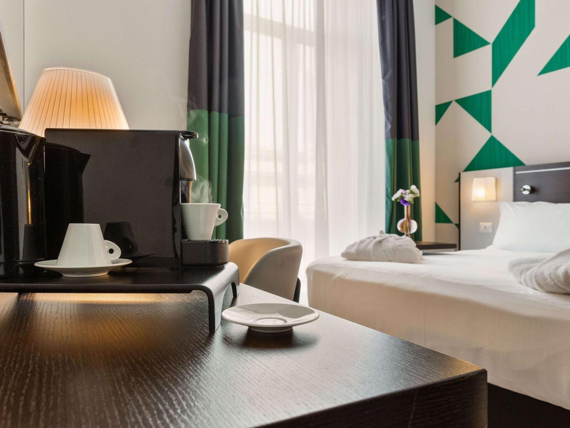 Mercure Napoli Centro Angioino Eksteriør billede