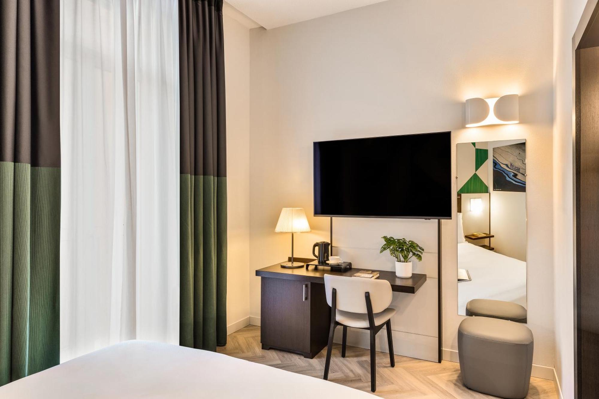 Mercure Napoli Centro Angioino Eksteriør billede
