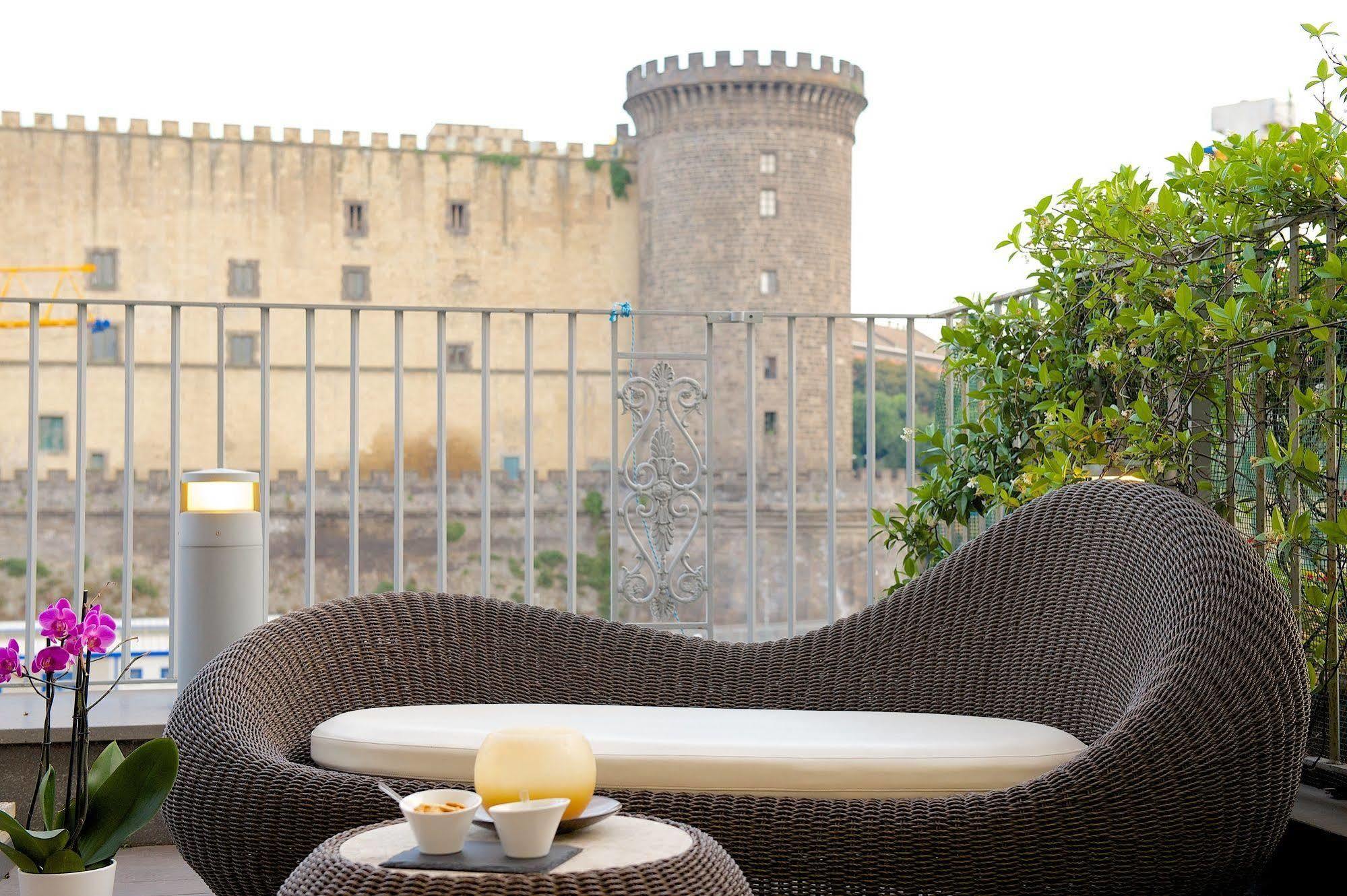 Mercure Napoli Centro Angioino Eksteriør billede