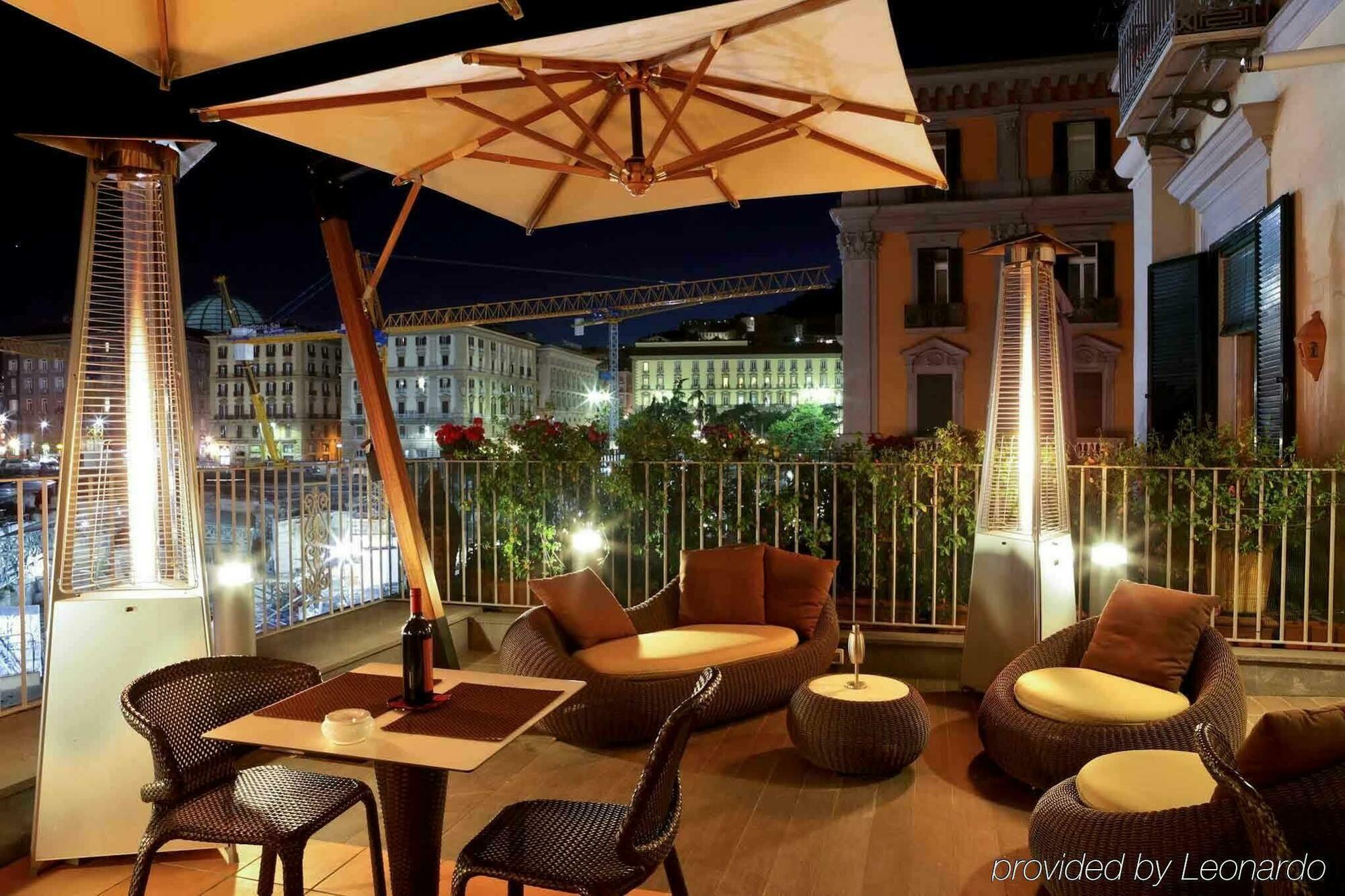 Mercure Napoli Centro Angioino Eksteriør billede